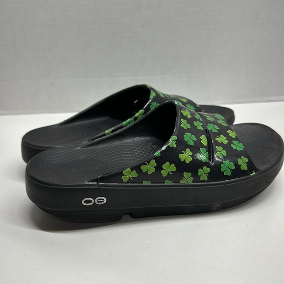 Oofos Ooahh Shamrock Sport Recovery Slide Sandal Shoe Green Clover Leaf Womens 7 - Picture 1 of 8